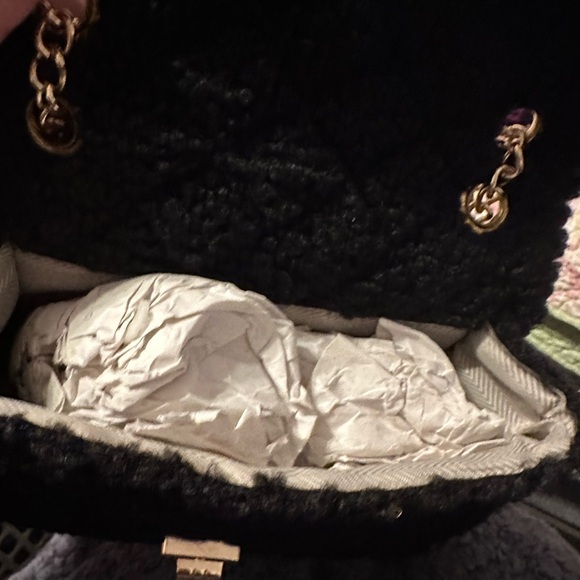 Elegant Black Quilted Handbag with Gold Chain and Clasp NWOT - Picture 6 of 6